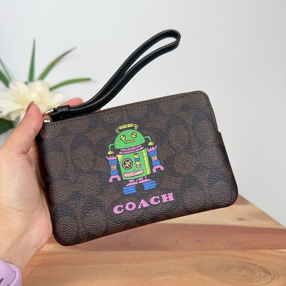 NWT Coach Cosmic Coach Corner Zip Wristlet‎ In Signature Canvas With Robot Print